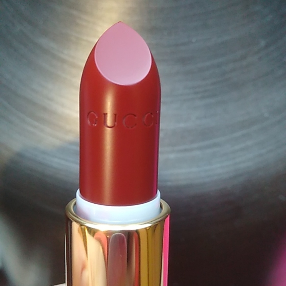 Gucci lipstick Louisa red 506